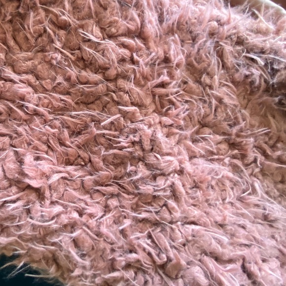 The SOFTEST fuzzy and FUN jacket! Not too thick, fully lined with pockets😍😍 - Picture 4 of 8